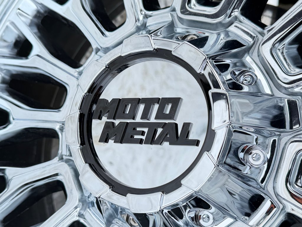 2025 Chevrolet Silverado 2500HD DEMO / Z71 / MARCHE PIED ELECTRIQUE / CAPACITE 22 000 LBS / IMPECCABLE / MAGS 20 CHROME in Thetford Mines, Quebec - 20 - w1024h768px