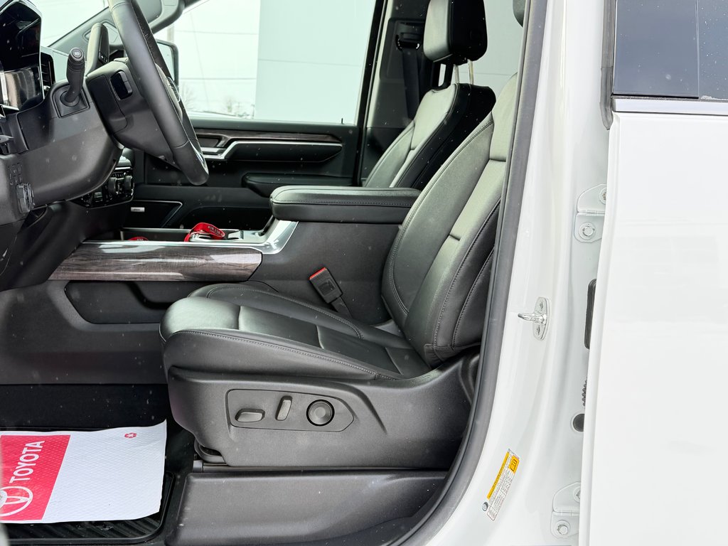 2025 Chevrolet Silverado 2500HD DEMO / Z71 / MARCHE PIED ELECTRIQUE / CAPACITE 22 000 LBS / IMPECCABLE / MAGS 20 CHROME in Thetford Mines, Quebec - 43 - w1024h768px