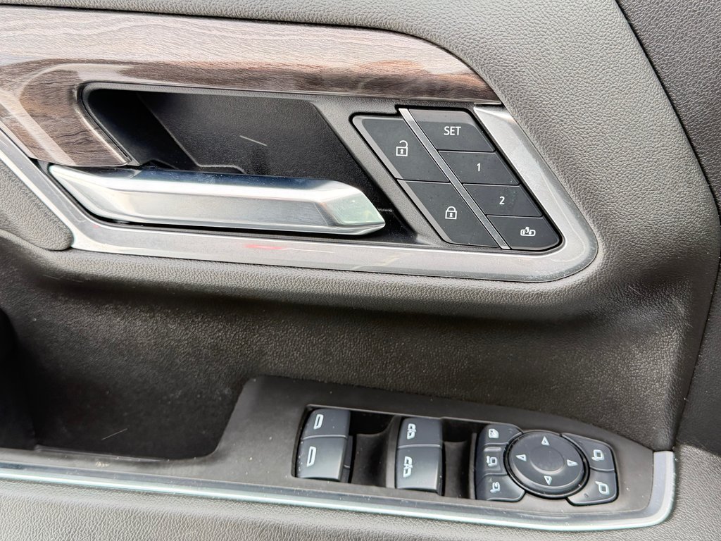 2025 Chevrolet Silverado 2500HD DEMO / Z71 / MARCHE PIED ELECTRIQUE / CAPACITE 22 000 LBS / IMPECCABLE / MAGS 20 CHROME in Thetford Mines, Quebec - 38 - w1024h768px