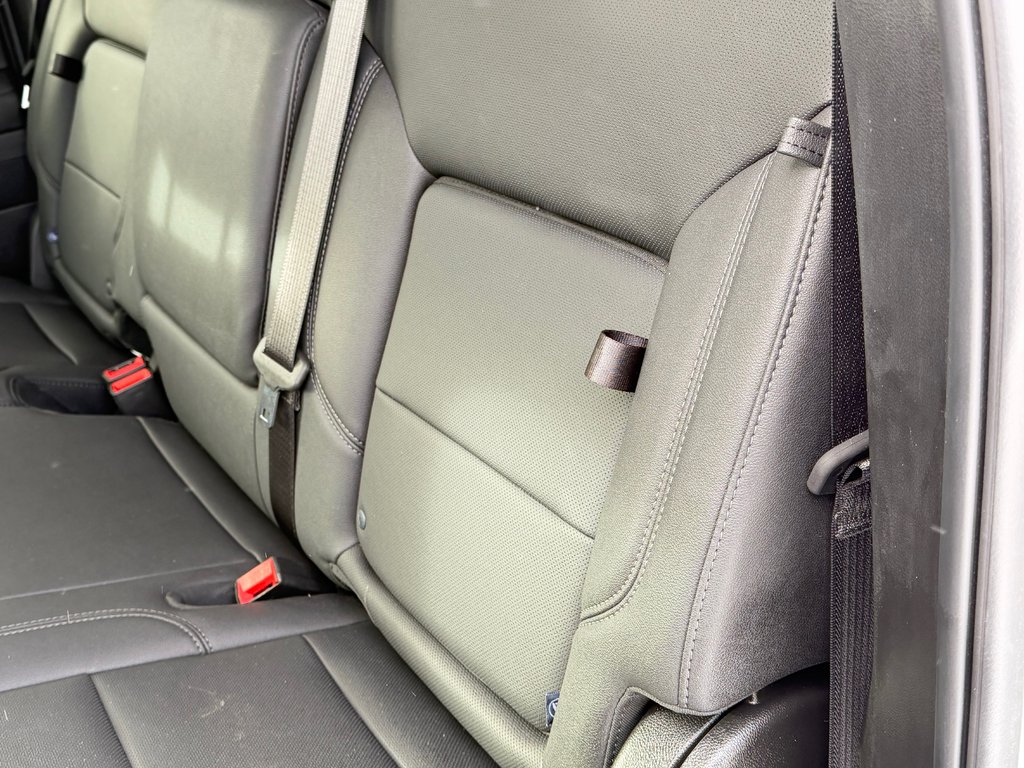 2025 Chevrolet Silverado 2500HD DEMO / Z71 / MARCHE PIED ELECTRIQUE / CAPACITE 22 000 LBS / IMPECCABLE / MAGS 20 CHROME in Thetford Mines, Quebec - 72 - w1024h768px