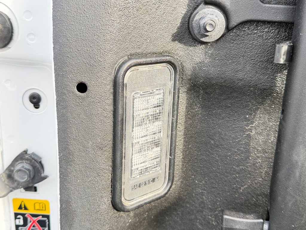 2025 Chevrolet Silverado 2500HD DEMO / Z71 / MARCHE PIED ELECTRIQUE / CAPACITE 22 000 LBS / IMPECCABLE / MAGS 20 CHROME in Thetford Mines, Quebec - 77 - w1024h768px