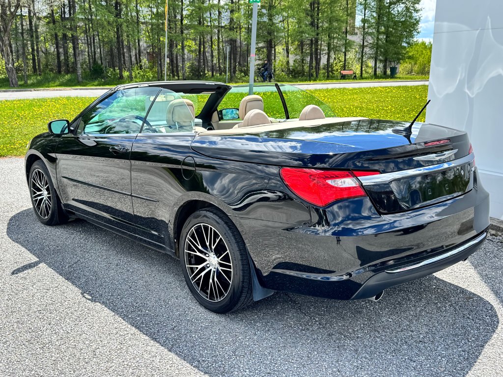 Chrysler 200 CONVERTIBLE / V6 / JAMAIS SORTI L'HIVER / 2011 à Thetford Mines, Québec - 6 - w1024h768px