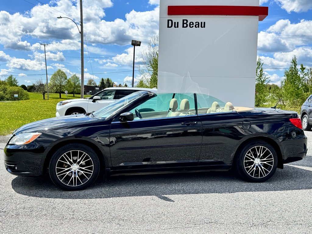 Chrysler 200 CONVERTIBLE / V6 / JAMAIS SORTI L'HIVER / 2011 à Thetford Mines, Québec - 7 - w1024h768px