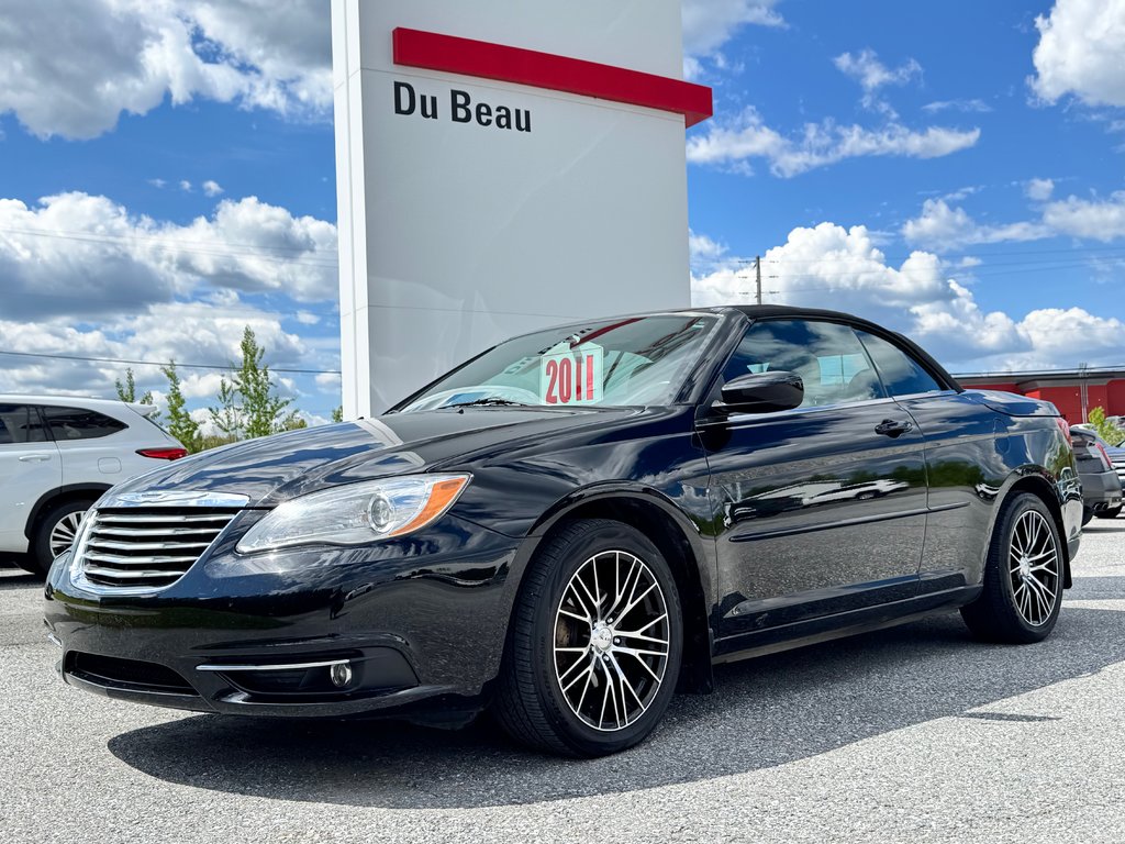 Chrysler 200 CONVERTIBLE / V6 / JAMAIS SORTI L'HIVER / 2011 à Thetford Mines, Québec - 48 - w1024h768px