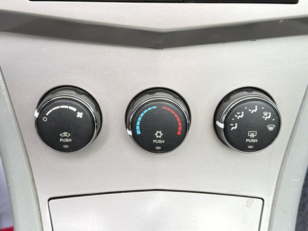 Chrysler Sebring CONVERTIBLE / TOUT ÉCHANGES ACCEPTÉES / 2008 à Thetford Mines, Québec - 33 - w1024h768px