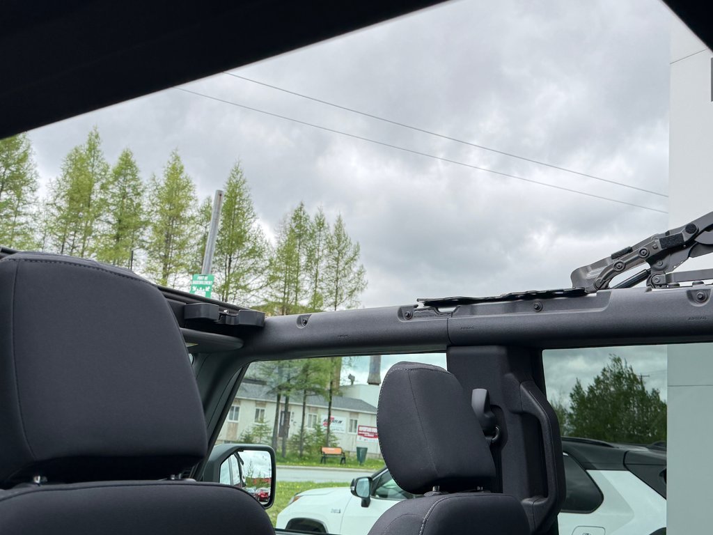 Ford Bronco CONVERTIBLE / BIG BEND - SASQUATCH / PNEUS 35 / LOOK WOW ! / 2022 à Thetford Mines, Québec - 63 - w1024h768px