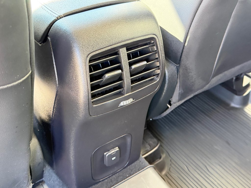2020 Ford Escape SEL AWD / ATTACHE REMORQUE / TRÈS TRÈS BEAU / in Thetford Mines, Quebec - 56 - w1024h768px