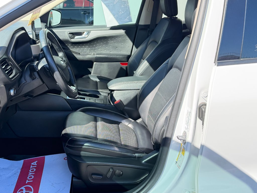 2020 Ford Escape SEL AWD / ATTACHE REMORQUE / TRÈS TRÈS BEAU / in Thetford Mines, Quebec - 31 - w1024h768px