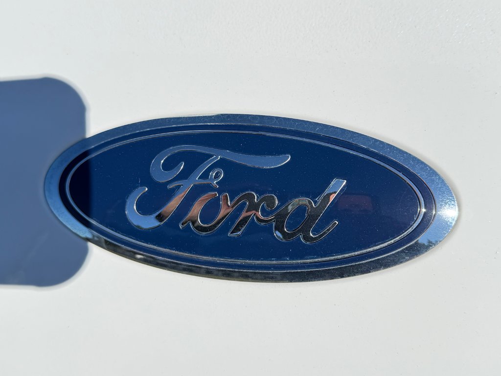 2020 Ford Escape SEL AWD / ATTACHE REMORQUE / TRÈS TRÈS BEAU / in Thetford Mines, Quebec - 12 - w1024h768px