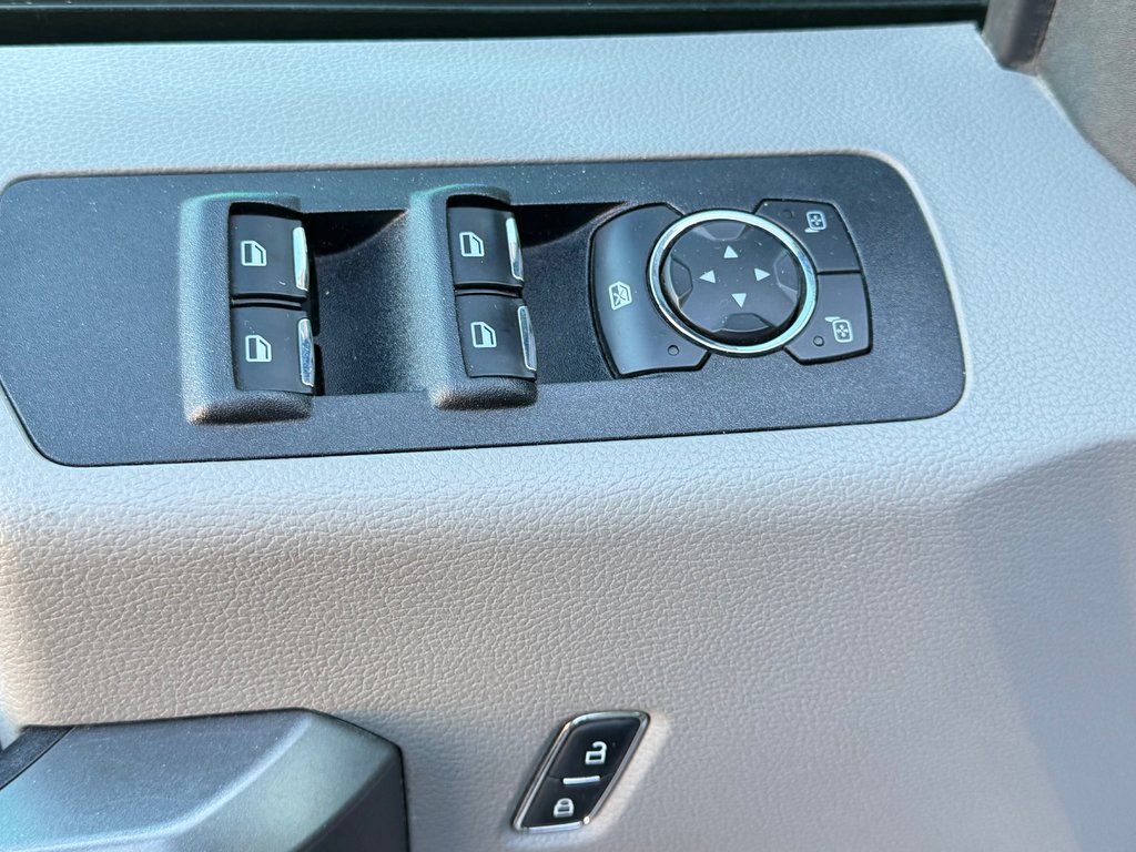 Ford F-150 CREW / 3.5 / XLT 4X4 / AUBAINE A SAISIR ! / 2018 à Thetford Mines, Québec - 42 - w1024h768px
