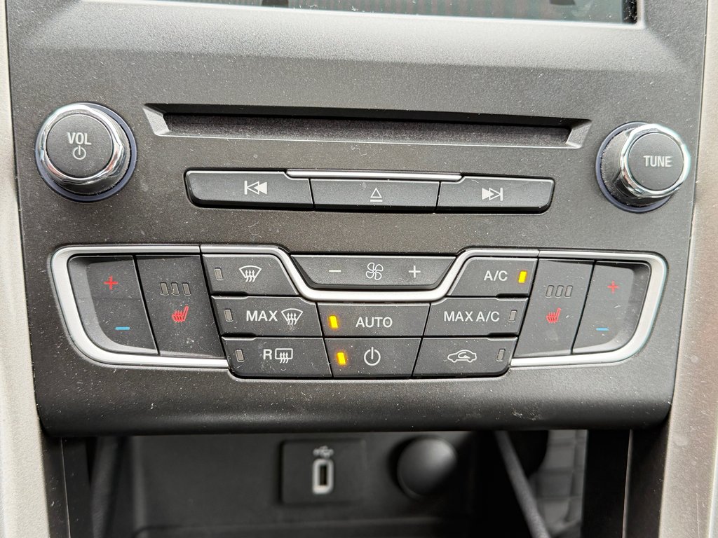 Ford Fusion Energi HYBRIDE BRANCHABLE / CUIR / TOIT / GPS / 2018 à Thetford Mines, Québec - 52 - w1024h768px