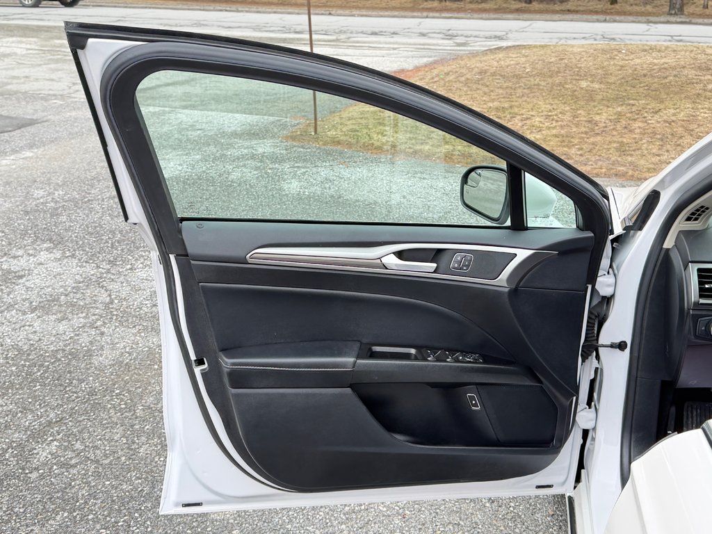 Ford Fusion Energi HYBRIDE BRANCHABLE / CUIR / TOIT / GPS / 2018 à Thetford Mines, Québec - 31 - w1024h768px