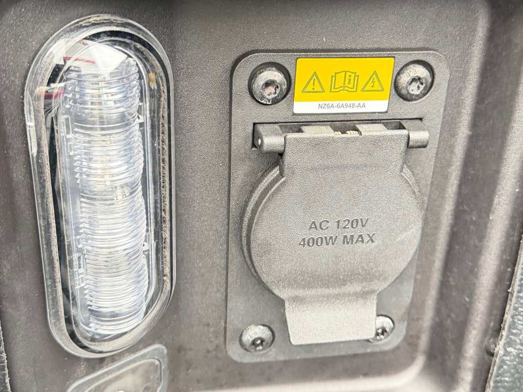 2023 Ford Maverick XLT AWD / 4.000LBS TOWING / 8 MAGS / WOW !!! / in Thetford Mines, Quebec - 61 - w1024h768px