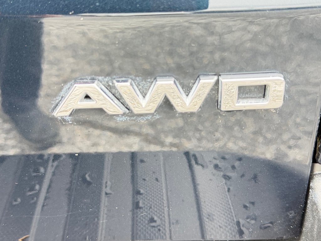 2023 Ford Maverick XLT AWD / 4.000LBS TOWING / 8 MAGS / WOW !!! / in Thetford Mines, Quebec - 24 - w1024h768px