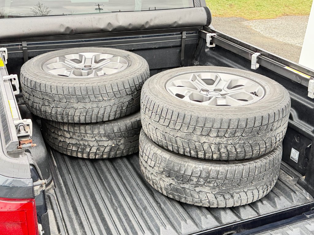2023 Ford Maverick XLT AWD / 4.000LBS TOWING / 8 MAGS / WOW !!! / in Thetford Mines, Quebec - 59 - w1024h768px