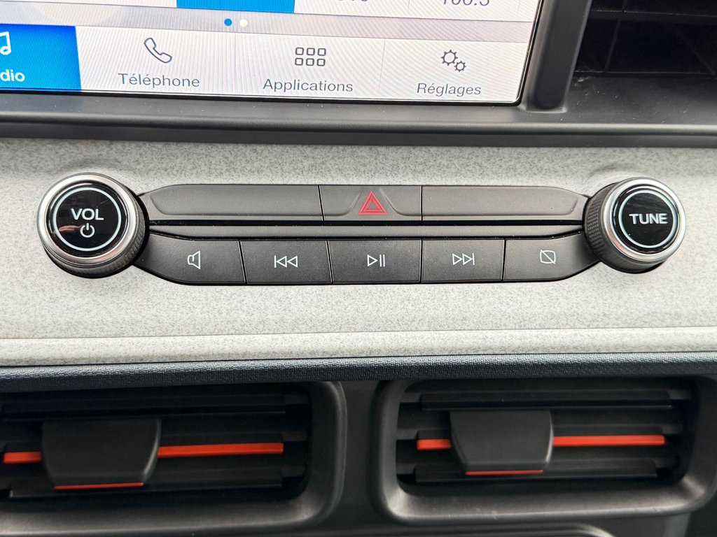 2023 Ford Maverick XLT AWD / 4.000LBS TOWING / 8 MAGS / WOW !!! / in Thetford Mines, Quebec - 43 - w1024h768px