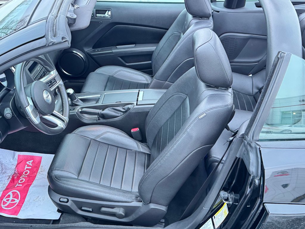 2012 Ford Mustang CALIFORNIA GT-CS / 0 ACCIDENT /  PRIX FIN SAISON  / TOUTES ÉCHANGES ACCEPTÉS / in Thetford Mines, Quebec - 26 - w1024h768px