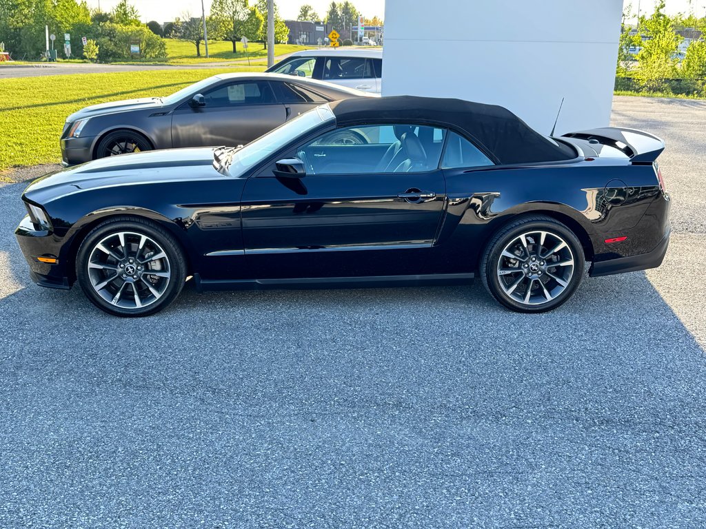 Ford Mustang CALIFORNIA SPECIAL / GT-CS / IMPECCABLE / JAMAIS SORTI L’HIVER / 1 SEUL PROPRIETAIRE 2012 à Thetford Mines, Québec - 71 - w1024h768px