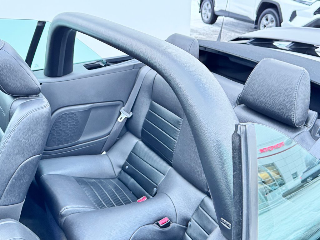 2012 Ford Mustang CALIFORNIA GT-CS / 0 ACCIDENT /  PRIX FIN SAISON  / TOUTES ÉCHANGES ACCEPTÉS / in Thetford Mines, Quebec - 49 - w1024h768px