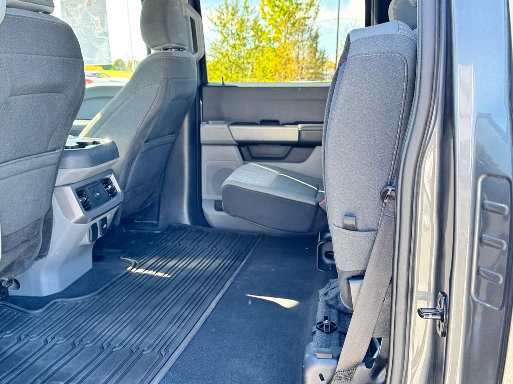 Ford Super Duty F-250 SRW XLT CREW 6.7 DIESEL  / GAR. FULL 28-06-30=260.800KM / 2023 à Thetford Mines, Québec - 64 - w1024h768px