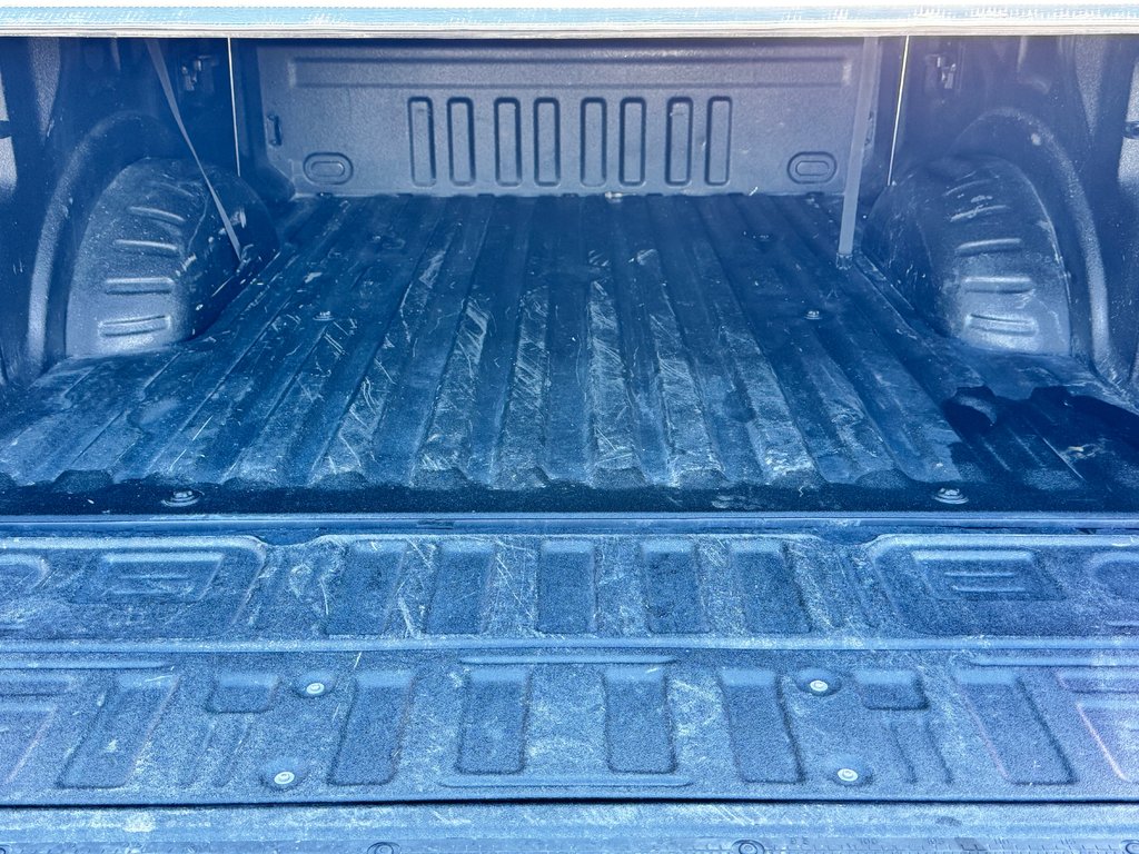 Ford Super Duty F-250 SRW XLT CREW 6.7 DIESEL  / GAR. FULL 28-06-30=260.800KM / 2023 à Thetford Mines, Québec - 72 - w1024h768px