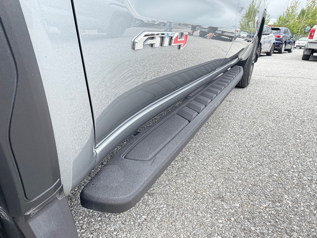 2025 GMC Sierra 1500 AT4 / MOTEUR 3.0L DURAMAX / TRES BAS KM / IMPECCABLE in Thetford Mines, Quebec - 21 - w1024h768px