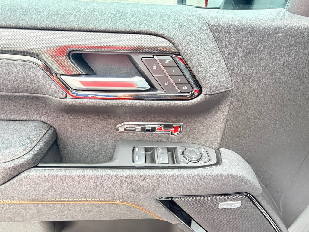 2025 GMC Sierra 1500 AT4 / MOTEUR 3.0L DURAMAX / TRES BAS KM / IMPECCABLE in Thetford Mines, Quebec - 32 - w1024h768px