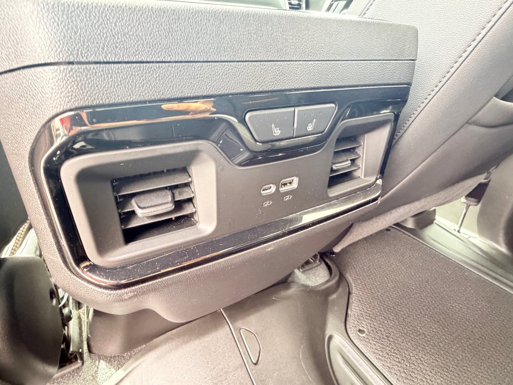 2025 GMC Sierra 1500 AT4 / MOTEUR 3.0L DURAMAX / TRES BAS KM / IMPECCABLE in Thetford Mines, Quebec - 57 - w1024h768px
