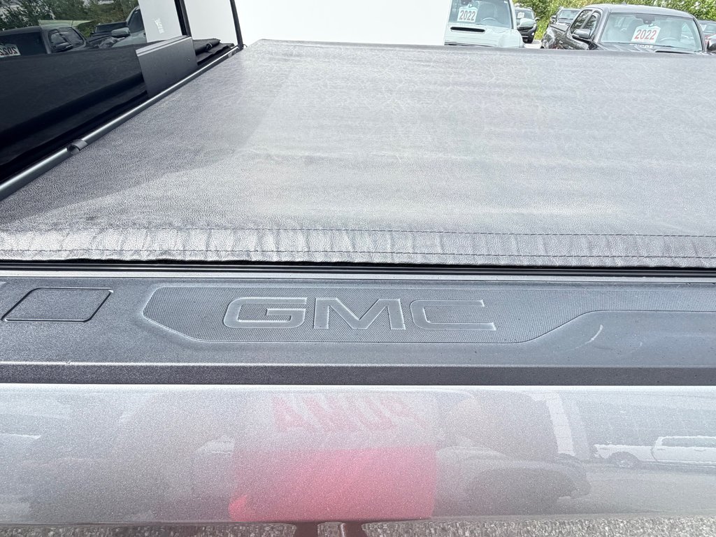 2025 GMC Sierra 1500 AT4 / MOTEUR 3.0L DURAMAX / TRES BAS KM / IMPECCABLE in Thetford Mines, Quebec - 58 - w1024h768px