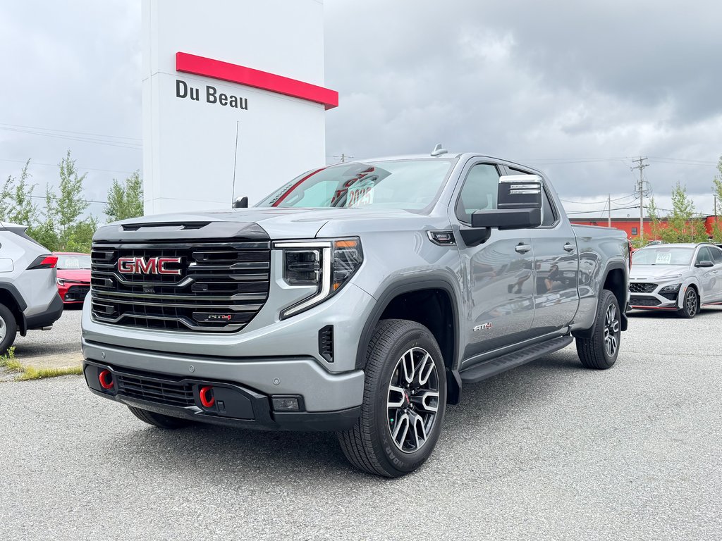 2025 GMC Sierra 1500 AT4 / MOTEUR 3.0L DURAMAX / TRES BAS KM / IMPECCABLE in Thetford Mines, Quebec - 1 - w1024h768px