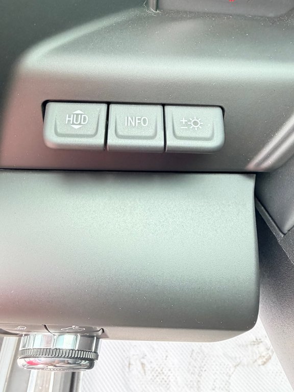 2025 GMC Sierra 1500 AT4 / MOTEUR 3.0L DURAMAX / TRES BAS KM / IMPECCABLE in Thetford Mines, Quebec - 39 - w1024h768px