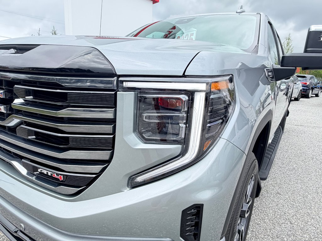 2025 GMC Sierra 1500 AT4 / MOTEUR 3.0L DURAMAX / TRES BAS KM / IMPECCABLE in Thetford Mines, Quebec - 9 - w1024h768px