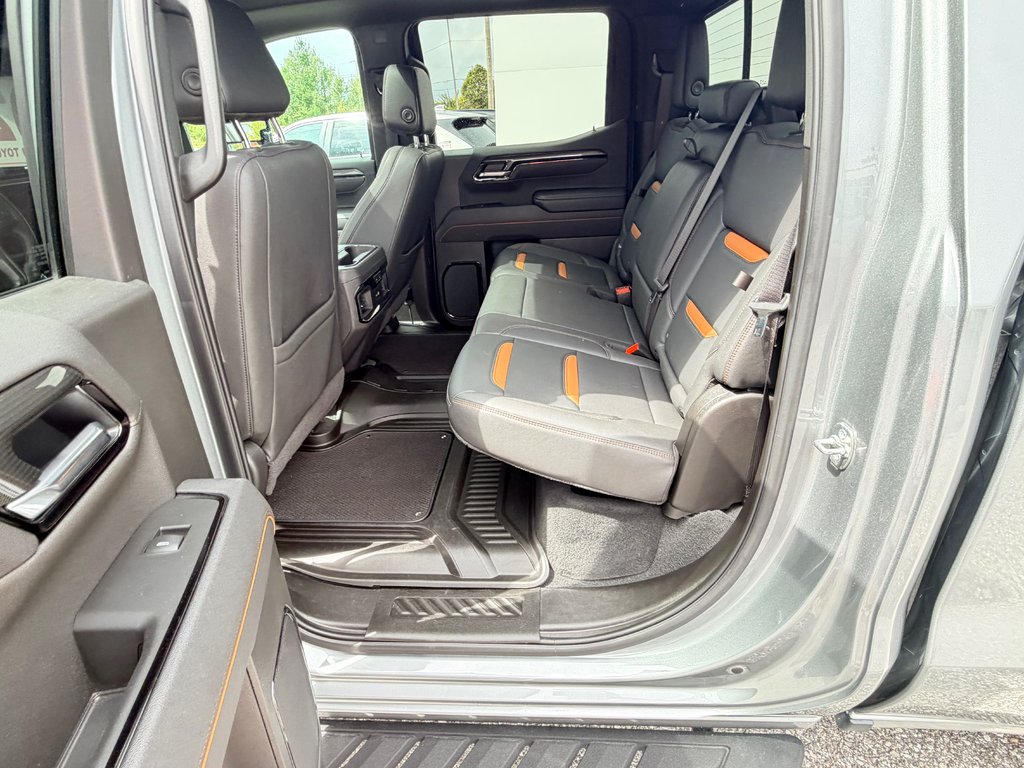 2025 GMC Sierra 1500 AT4 / MOTEUR 3.0L DURAMAX / TRES BAS KM / IMPECCABLE in Thetford Mines, Quebec - 54 - w1024h768px