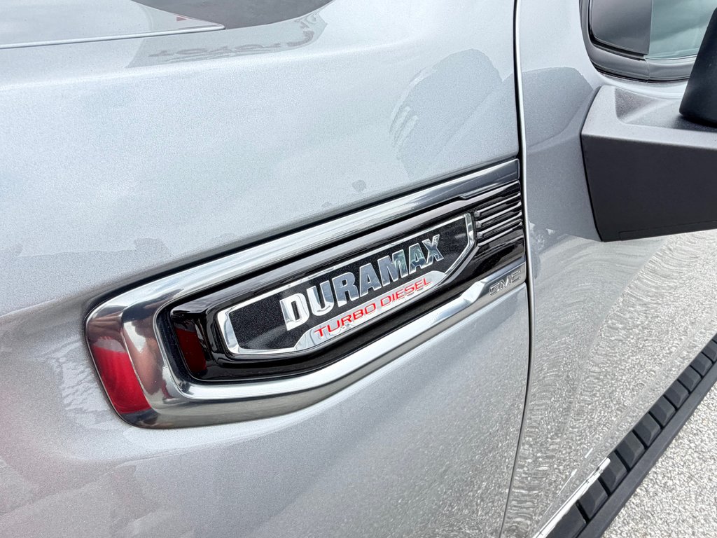 2025 GMC Sierra 1500 AT4 / MOTEUR 3.0L DURAMAX / TRES BAS KM / IMPECCABLE in Thetford Mines, Quebec - 18 - w1024h768px