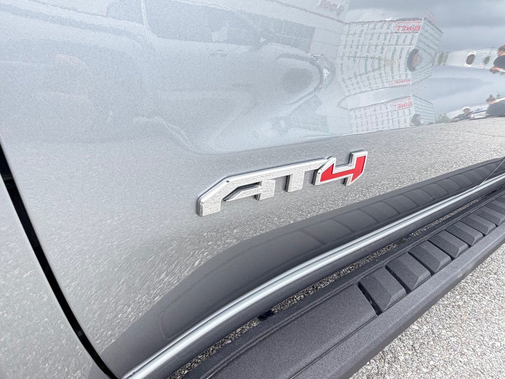 2025 GMC Sierra 1500 AT4 / MOTEUR 3.0L DURAMAX / TRES BAS KM / IMPECCABLE in Thetford Mines, Quebec - 22 - w1024h768px