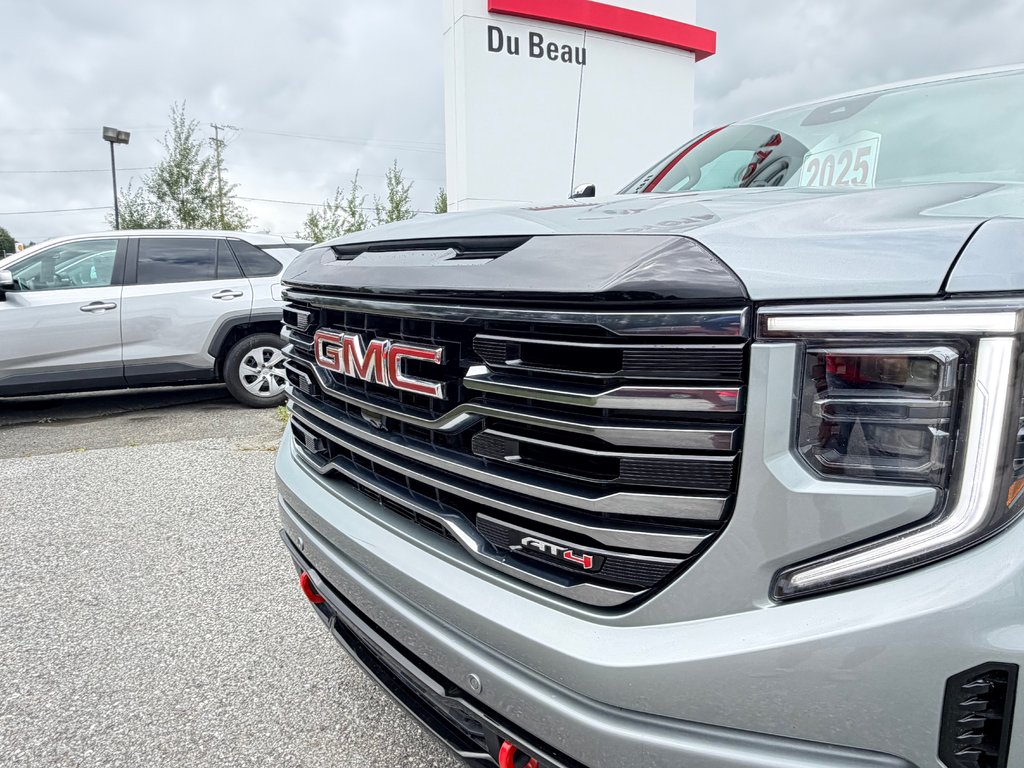 2025 GMC Sierra 1500 AT4 / MOTEUR 3.0L DURAMAX / TRES BAS KM / IMPECCABLE in Thetford Mines, Quebec - 11 - w1024h768px