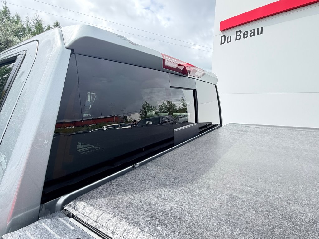 2025 GMC Sierra 1500 AT4 / MOTEUR 3.0L DURAMAX / TRES BAS KM / IMPECCABLE in Thetford Mines, Quebec - 59 - w1024h768px