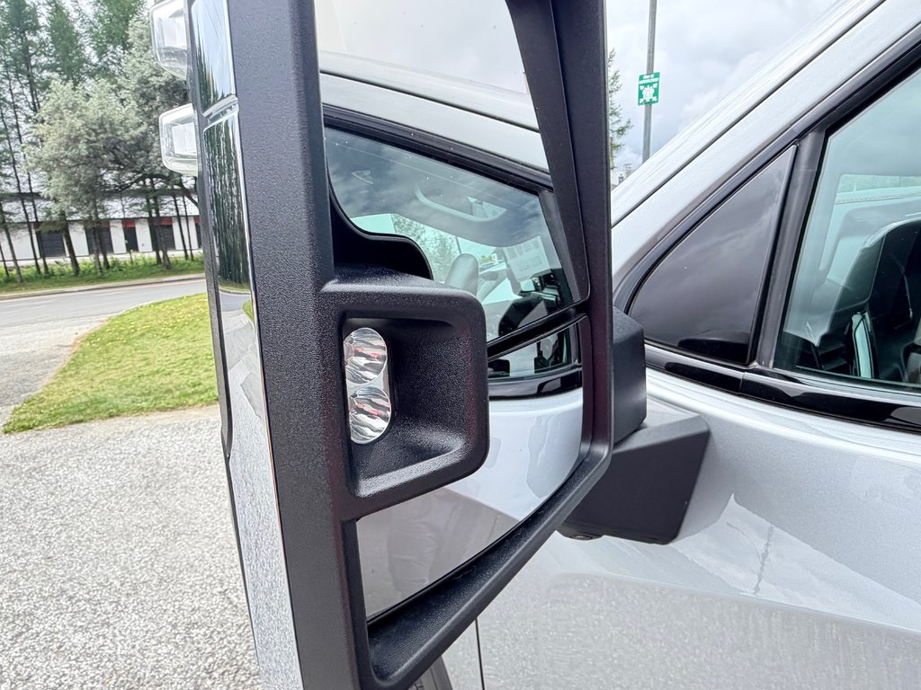 2025 GMC Sierra 1500 AT4 / MOTEUR 3.0L DURAMAX / TRES BAS KM / IMPECCABLE in Thetford Mines, Quebec - 29 - w1024h768px