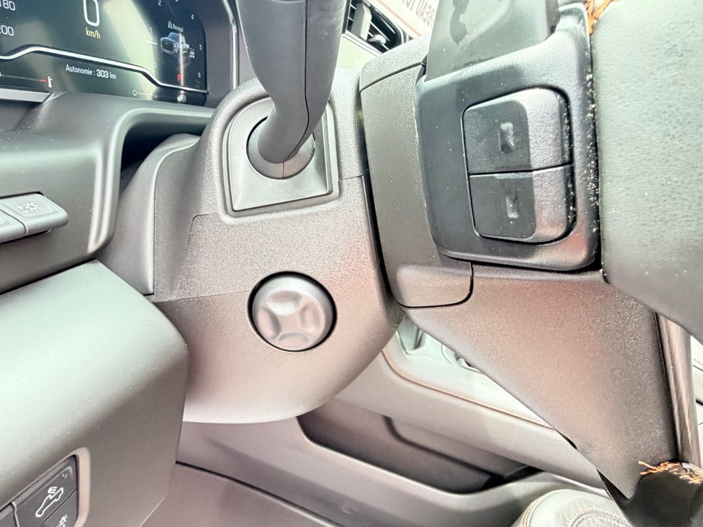 2025 GMC Sierra 1500 AT4 / MOTEUR 3.0L DURAMAX / TRES BAS KM / IMPECCABLE in Thetford Mines, Quebec - 41 - w1024h768px
