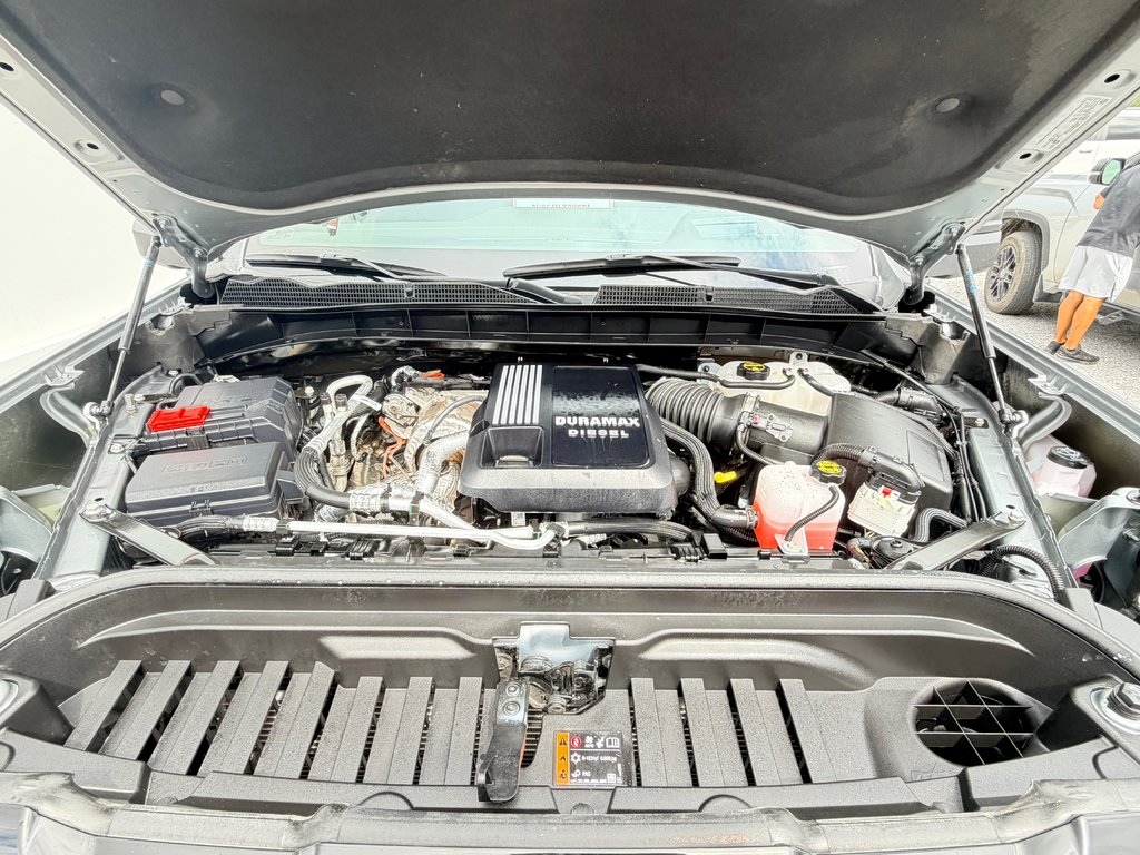 2025 GMC Sierra 1500 AT4 / MOTEUR 3.0L DURAMAX / TRES BAS KM / IMPECCABLE in Thetford Mines, Quebec - 60 - w1024h768px