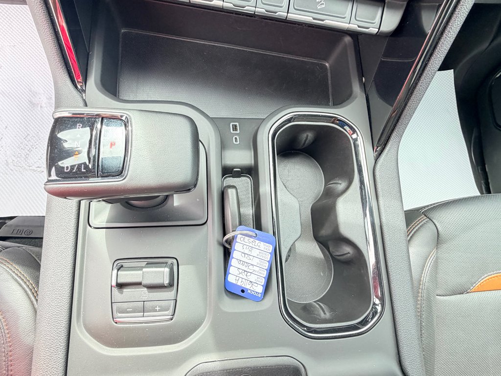 2025 GMC Sierra 1500 AT4 / MOTEUR 3.0L DURAMAX / TRES BAS KM / IMPECCABLE in Thetford Mines, Quebec - 47 - w1024h768px