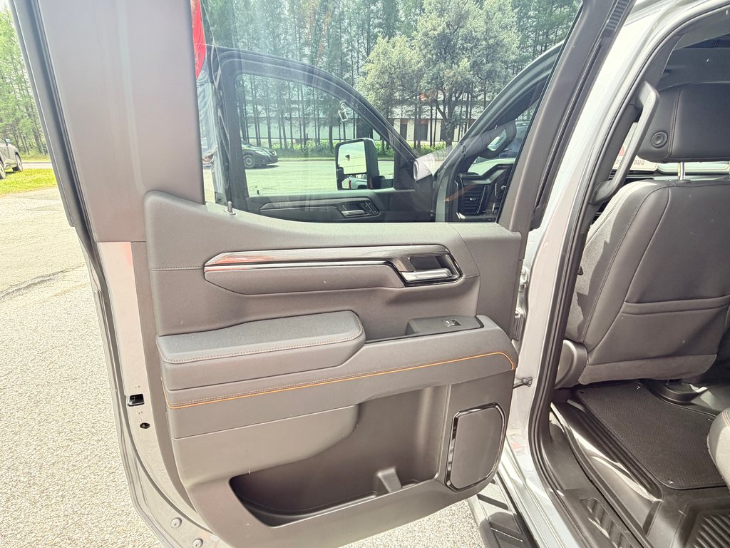 2025 GMC Sierra 1500 AT4 / MOTEUR 3.0L DURAMAX / TRES BAS KM / IMPECCABLE in Thetford Mines, Quebec - 52 - w1024h768px