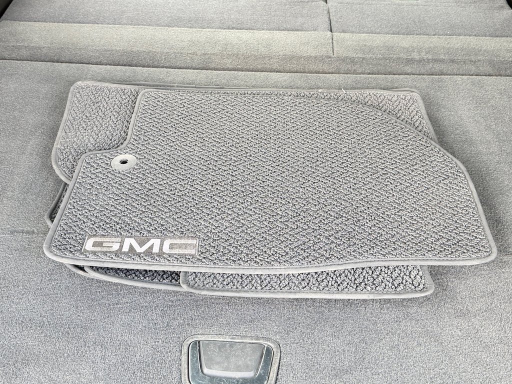 GMC Yukon XL DENALI / PNEUS HOMOLOGUES / MOTEUR 6.2L / WOW 2021 à Thetford Mines, Québec - 72 - w1024h768px