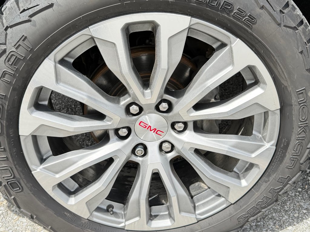 GMC Yukon XL DENALI / PNEUS HOMOLOGUES / MOTEUR 6.2L / WOW 2021 à Thetford Mines, Québec - 16 - w1024h768px