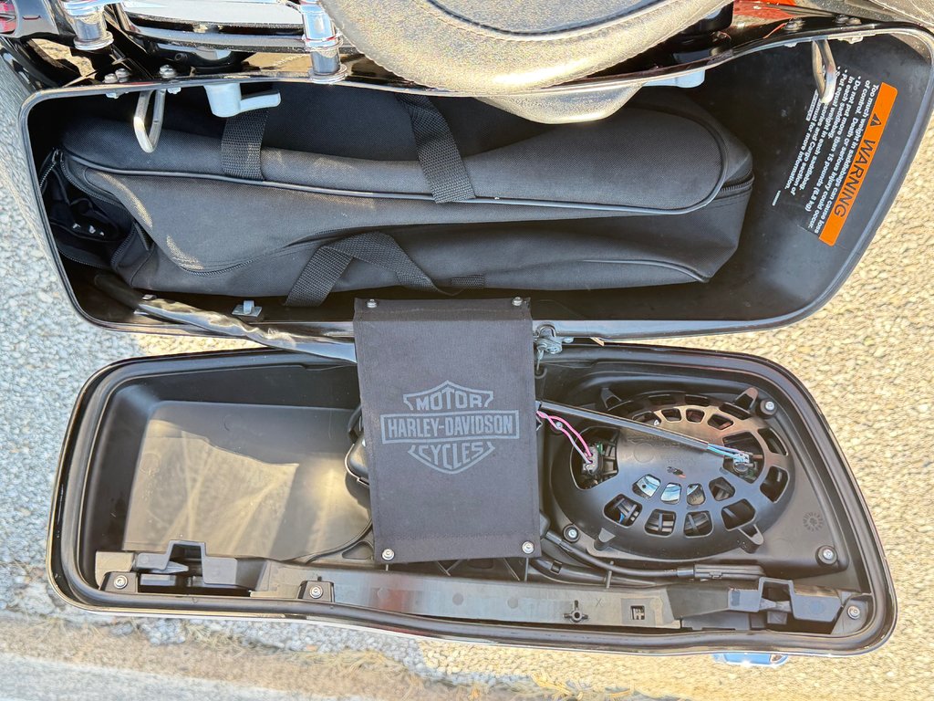 HARLEY DAV FLHXSE STAGE 2 / CVO / IMPECCABLE / ENTRETIEN A JOUR chez le concessionnaire / PRET POUR LA SAISON 2017 à Thetford Mines, Québec - 24 - w1024h768px