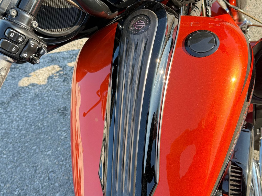 HARLEY DAV FLHXSE STAGE 2 / CVO / IMPECCABLE / ENTRETIEN A JOUR chez le concessionnaire / PRET POUR LA SAISON 2017 à Thetford Mines, Québec - 30 - w1024h768px