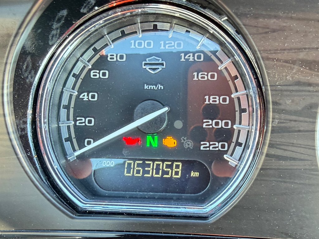 HARLEY DAV FLHXSE STAGE 2 / CVO / IMPECCABLE / ENTRETIEN A JOUR chez le concessionnaire / PRET POUR LA SAISON 2017 à Thetford Mines, Québec - 32 - w1024h768px