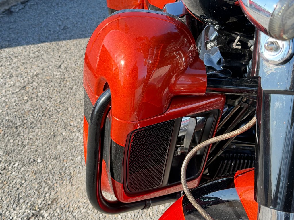 HARLEY DAV FLHXSE STAGE 2 / CVO / IMPECCABLE / ENTRETIEN A JOUR chez le concessionnaire / PRET POUR LA SAISON 2017 à Thetford Mines, Québec - 16 - w1024h768px