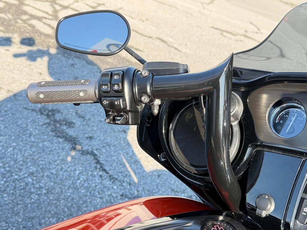 HARLEY DAV FLHXSE STAGE 2 / CVO / IMPECCABLE / ENTRETIEN A JOUR chez le concessionnaire / PRET POUR LA SAISON 2017 à Thetford Mines, Québec - 29 - w1024h768px