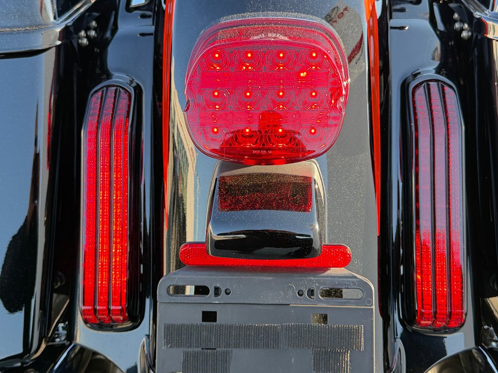 HARLEY DAV FLHXSE STAGE 2 / CVO / IMPECCABLE / ENTRETIEN A JOUR chez le concessionnaire / PRET POUR LA SAISON 2017 à Thetford Mines, Québec - 41 - w1024h768px